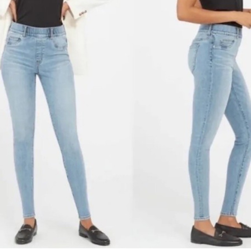 NWOT SPANX Distressed Skinny Jeans in Light Vintage Wash Size Small